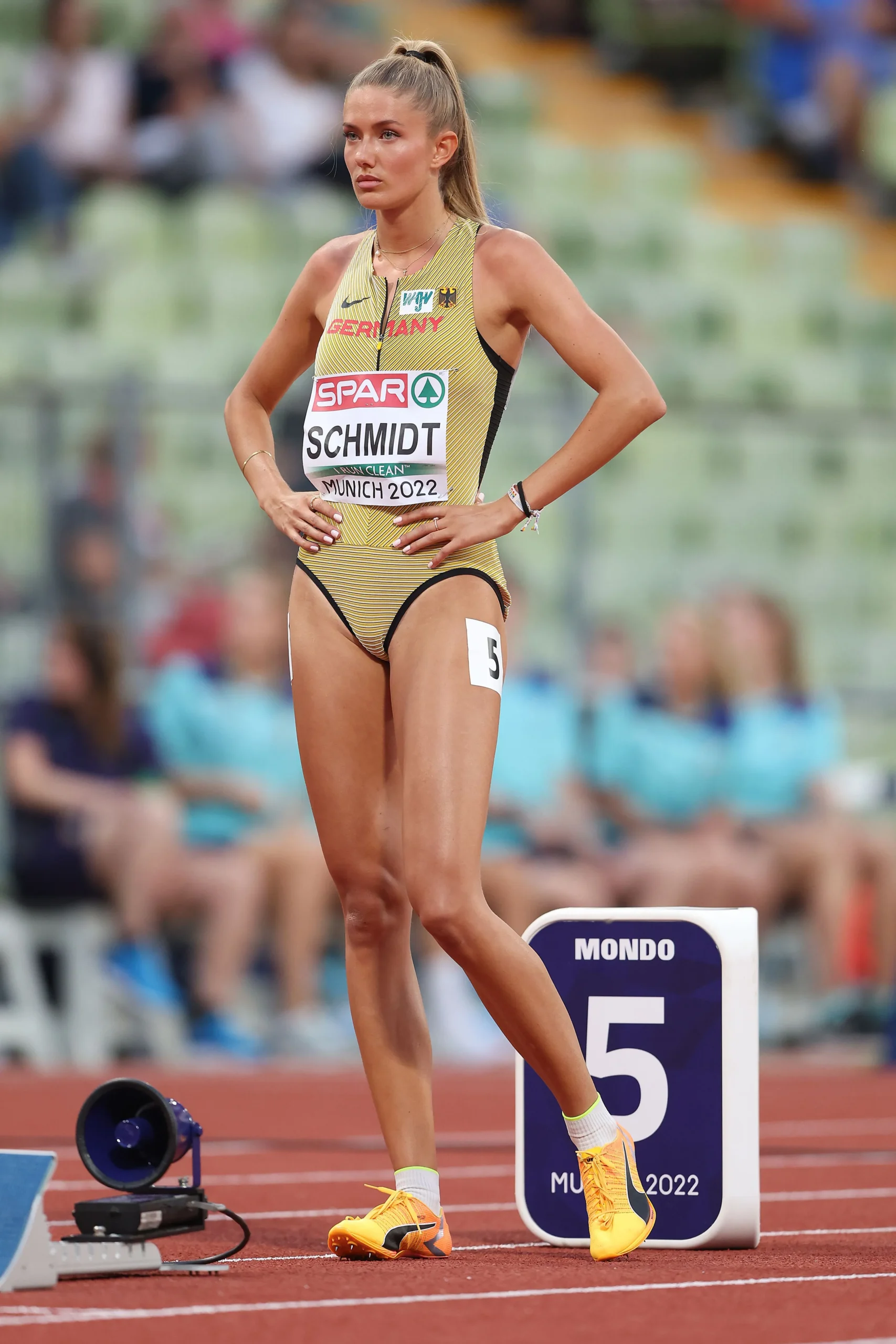 alica-schmidt-is-a-german-athlete-that-amazes-everyone